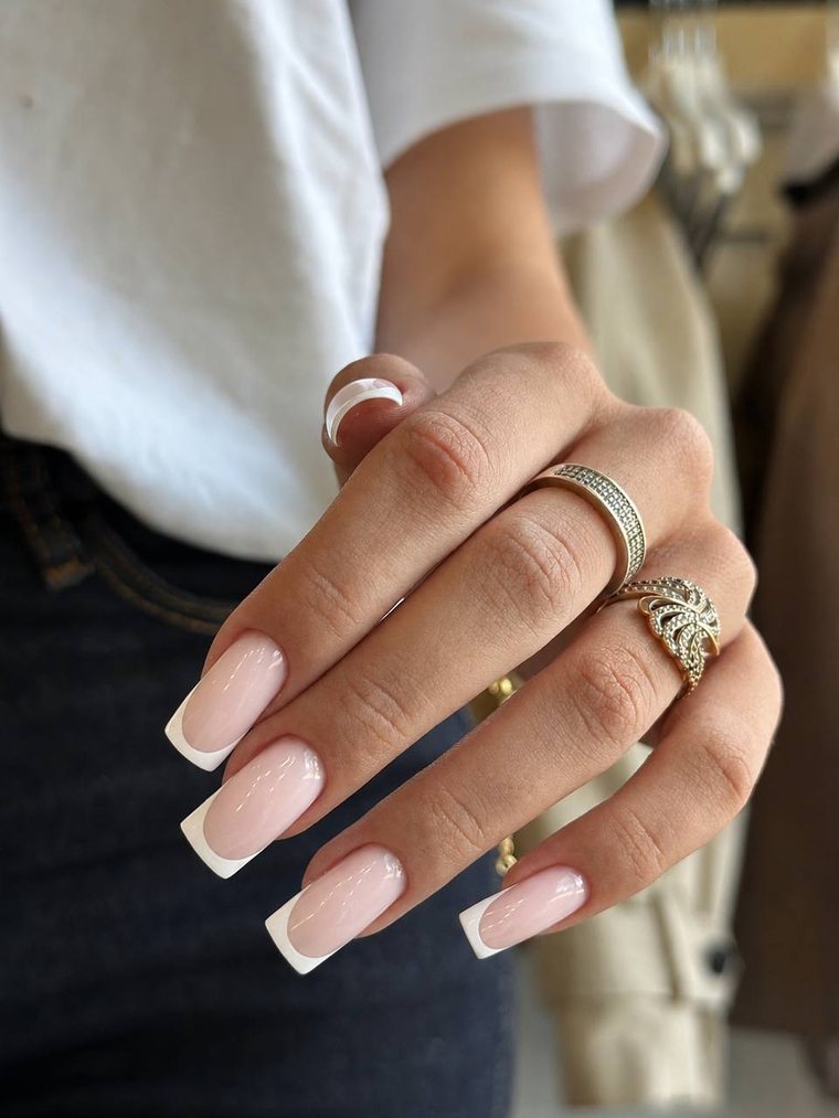 Маникюр в студии SiNails, Мещерский лес